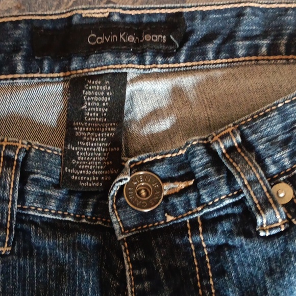 Calvin Klein Jean's, Soze 12 - Picture 2 of 3